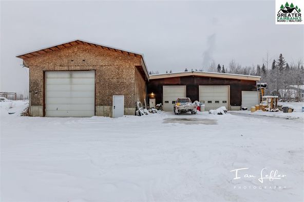859 Lakloey Dr, North Pole, AK 99705